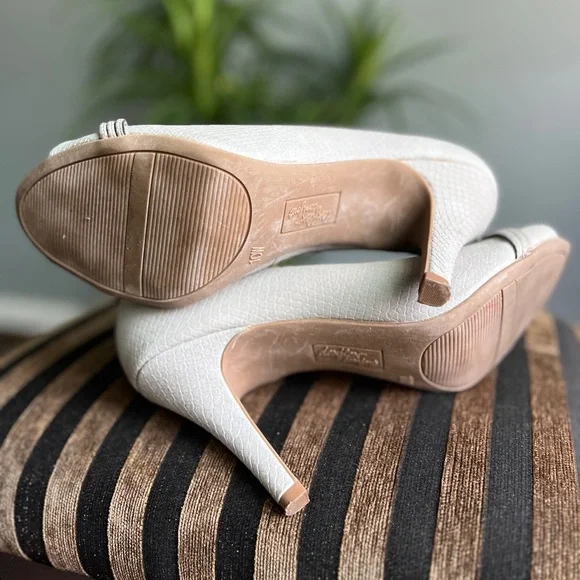 DexFlex Comfort Gray Peep Toe Heel with Siver Accent 10W - Picture 6 of 7